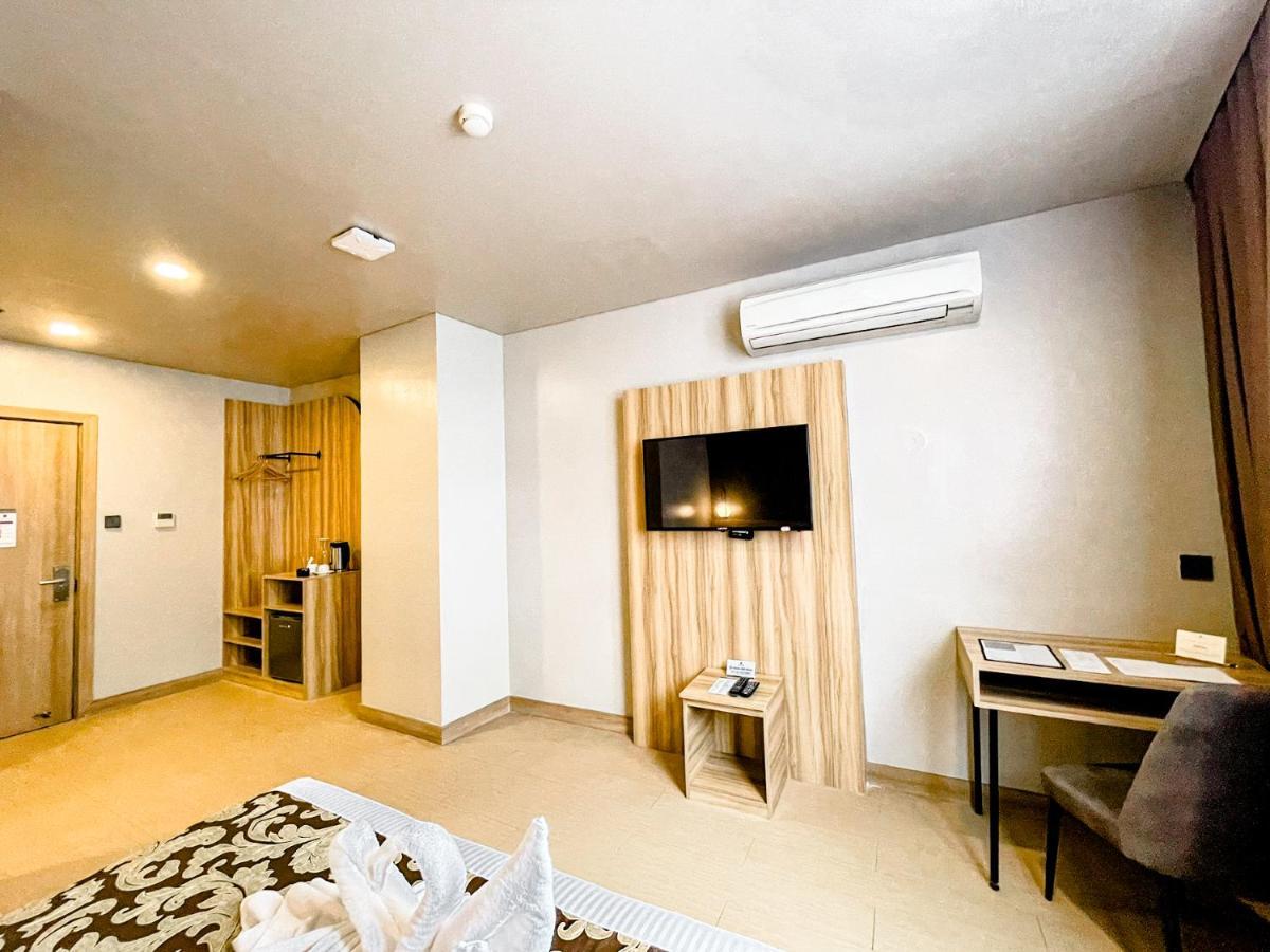 Madison 101 Hotel + Tower Quezon City Ngoại thất bức ảnh